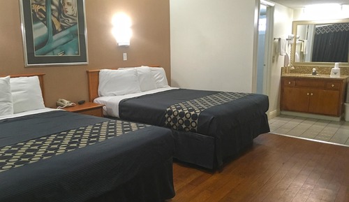 Room, 2 Queen Beds, Non Smoking