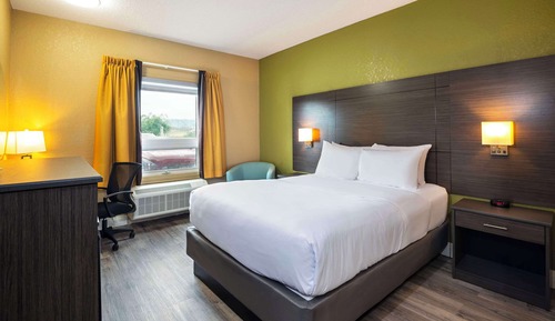Standard Room, 1 Queen Bed, Non Smoking
