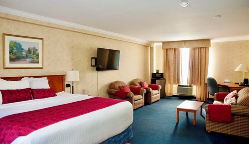 Honeymoon Suite, Jetted Tub