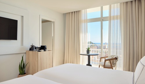 The Level, Room