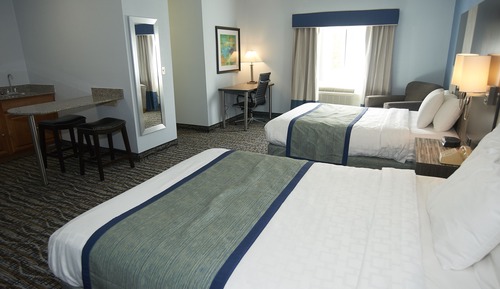 Room, Poolside