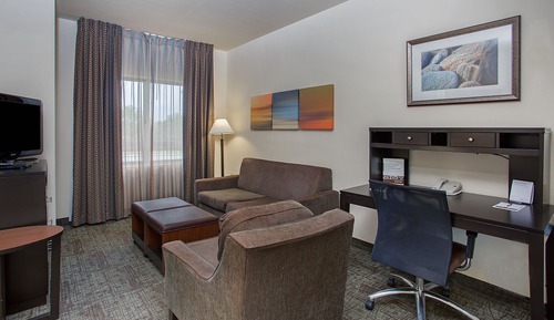 Suite, 1 King Bed, Kitchen