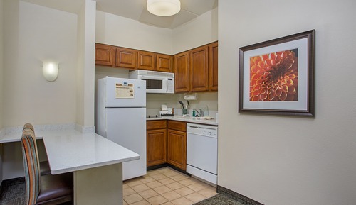 Studio Suite, 1 Queen Bed, Accessible, Kitchen (Accessible Tub)
