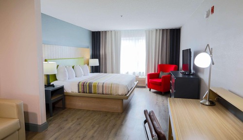 Studio Suite, 1 King Bed with Sofa bed, Non Smoking