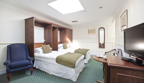 Basic Twin Room, 2 Single Beds (with Skylight Window)