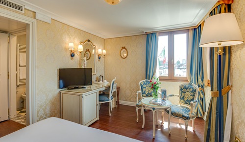 Deluxe Double Room, Canal View