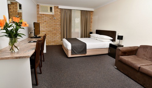 Deluxe Room, 1 Queen Bed, Non Smoking (DELUXE QUEEN NON SMOKING)