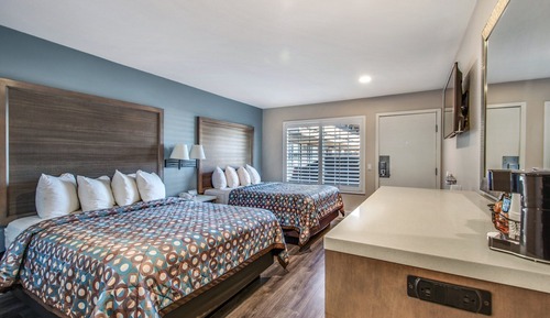 Room, 2 Queen Beds, Non Smoking