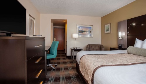 Room, 1 King Bed, Accessible, Bathtub (Mobility/Hearing, Grab bars)