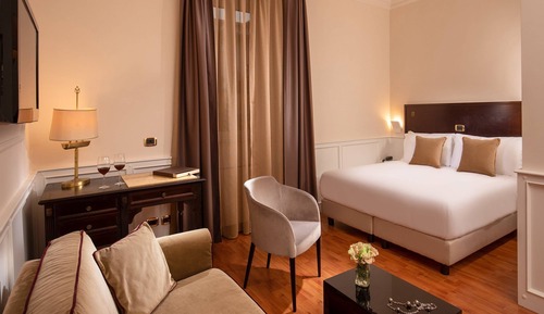 Triple Room, Annex Building