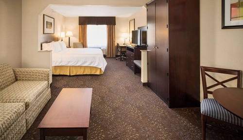 Suite, 1 King Bed, Accessible, Non Smoking (Mobility/Hearing, Tub w/ Grab Bars)