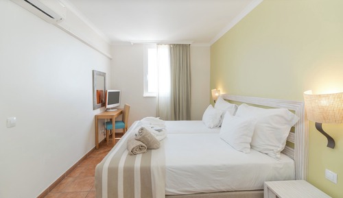 Suite, Sea View