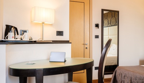 Double Room (Gold)