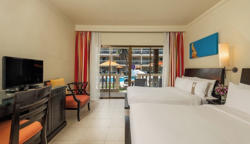 Deluxe Room, 2 Twin Beds, Pool Access