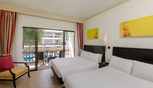Family Room, 2 Double Beds, Pool Access
