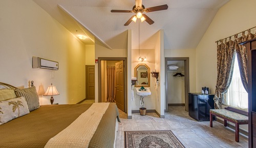 Superior Room, 1 King Bed