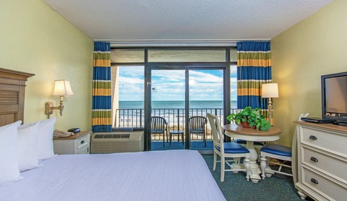 Schooner Oceanfront Mini Suite