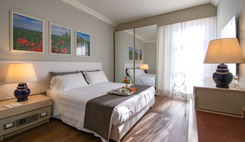 Standard Room, 1 Queen Bed
