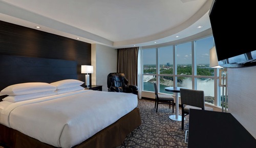 Premium Family Suite with 1 King, 1 Double and view of Niagara Falls American Falls - Floors 11-24