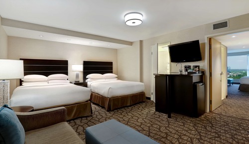5 Beds with 2 Bathrooms and view of Niagara Falls and American Falls Floor 39