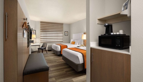 Room, 2 Queen Beds, Non Smoking