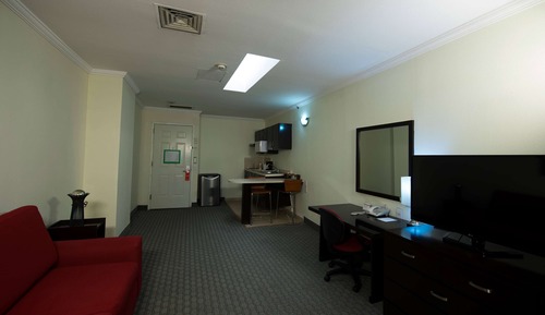 Suite, 2 Bedrooms, Non Smoking (Primary)
