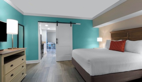 Splash Deck View Junior Suite