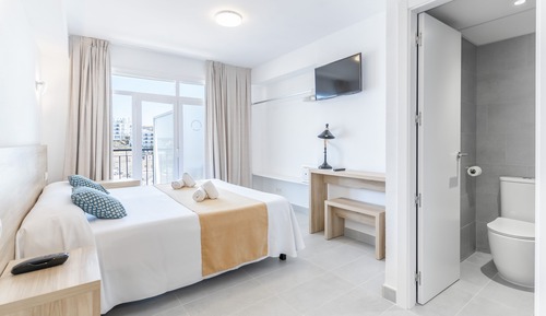 Double Room, 1 Queen Bed