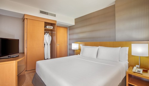 Premium Room (Queen)