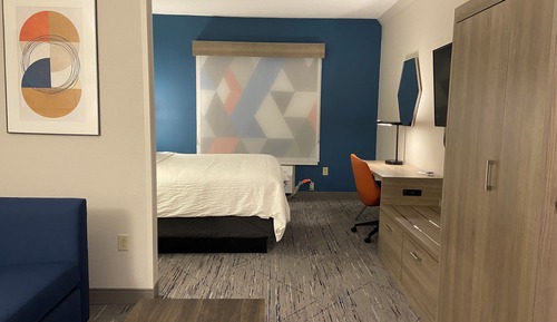 Suite, 1 King Bed, Accessible (Communications, Extra Floor Space)