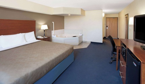 Business Suite, 1 King Bed