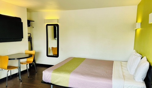 Standard Room, 1 King Bed, Non Smoking