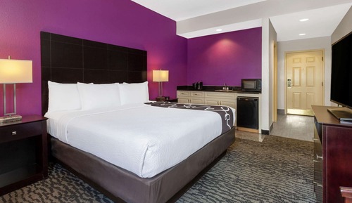 Room, 1 King Bed, Non Smoking (Wet Bar)