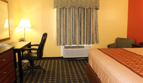 Standard Room, 1 King Bed