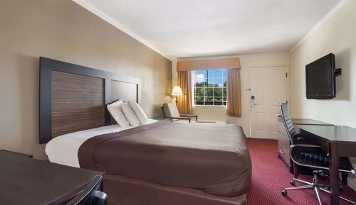 Standard Room, 1 King Bed, Non Smoking