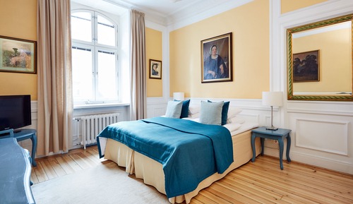 Twin Room, Shared Bathroom (Located in corridor)