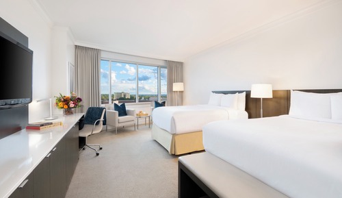 Classic Room, 2 Double Beds, Accessible Bathtub, Club Lounge Access (Accessible Tub)