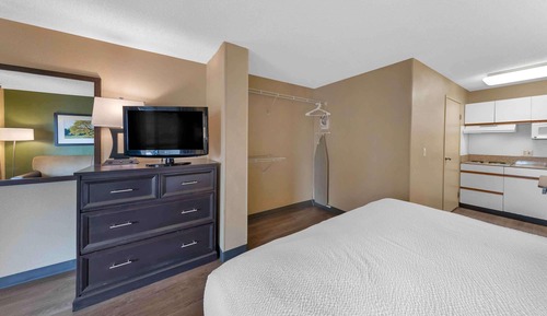 Deluxe Studio, 1 King Bed with Sofa bed, Non Smoking