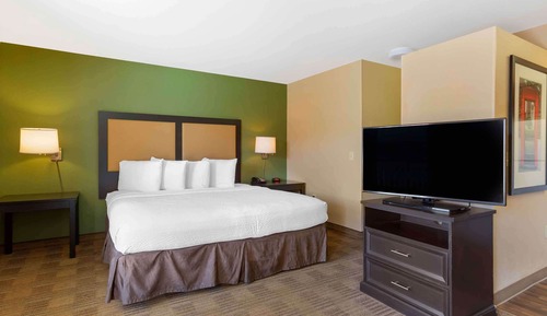 Deluxe Studio, 1 King Bed with Sofa bed, Accessible, Non Smoking