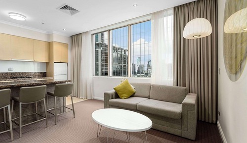 One Bedroom Queen Suite