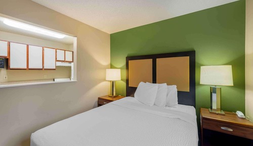 Deluxe Studio, 1 Queen Bed with Sofa bed, Non Smoking