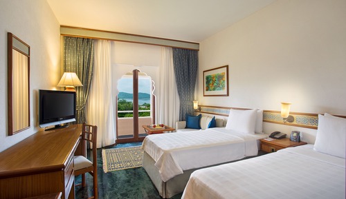 Deluxe Room, 1 King Bed, Lake View