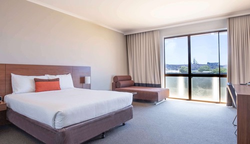 Standard Room, 1 Queen Bed