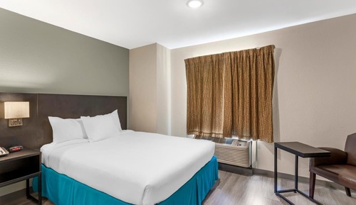 Room, 1 Queen Bed, Non Smoking (Efficiency)