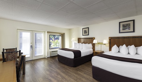 Signature Room - 2 Queen Beds