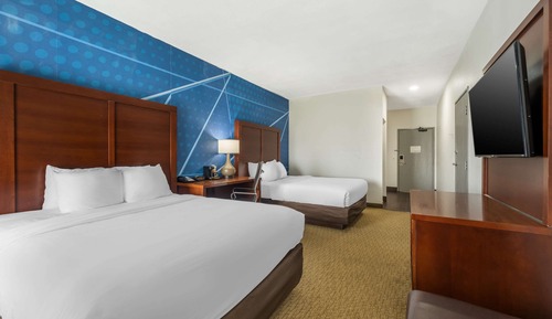 Suite, 2 Queen Beds, Accessible, Non Smoking