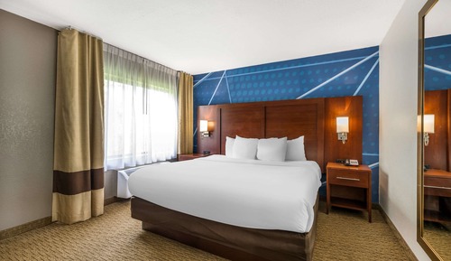 Suite, 1 King Bed, Non Smoking