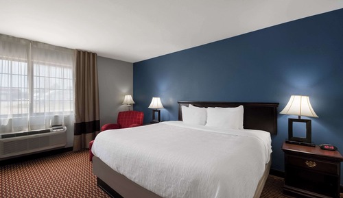Suite, 1 King Bed, Non Smoking