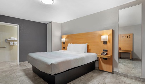 Room, 1 King Bed, Accessible, Non Smoking