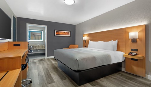 Standard Room, 1 King Bed, Non Smoking